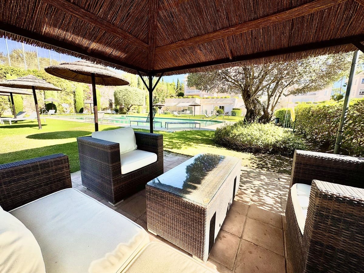 3 soveværelse Lejlighed til salg i Los Flamingos med swimmingpool garage - € 1.050.000 (Ref: 9360286)