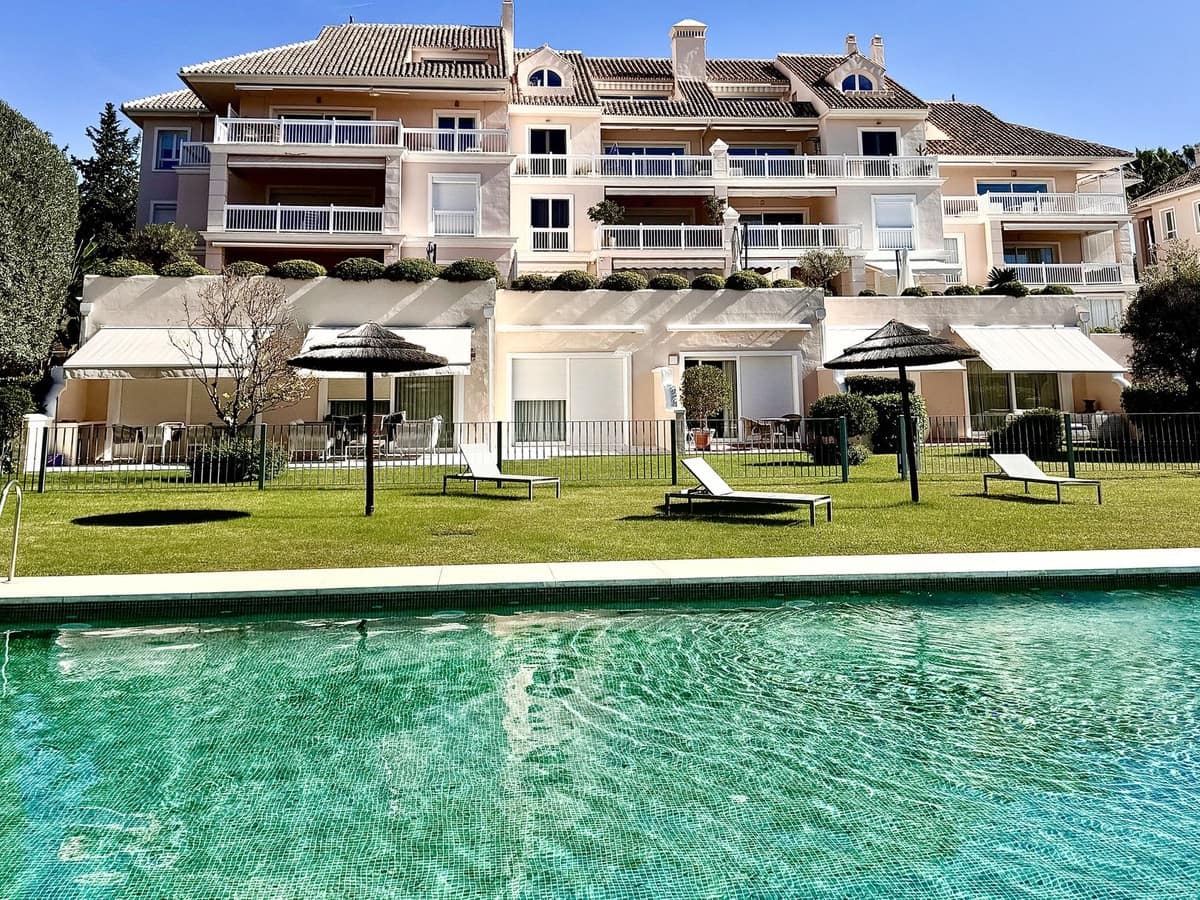 3 soveværelse Lejlighed til salg i Los Flamingos med swimmingpool garage - € 1.050.000 (Ref: 9360286)