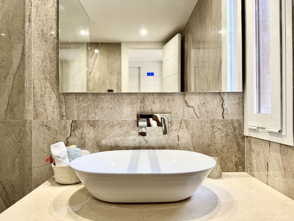 2 soveværelse Lejlighed til salg i Los Flamingos med swimmingpool garage - € 785.000 (Ref: 9426958)