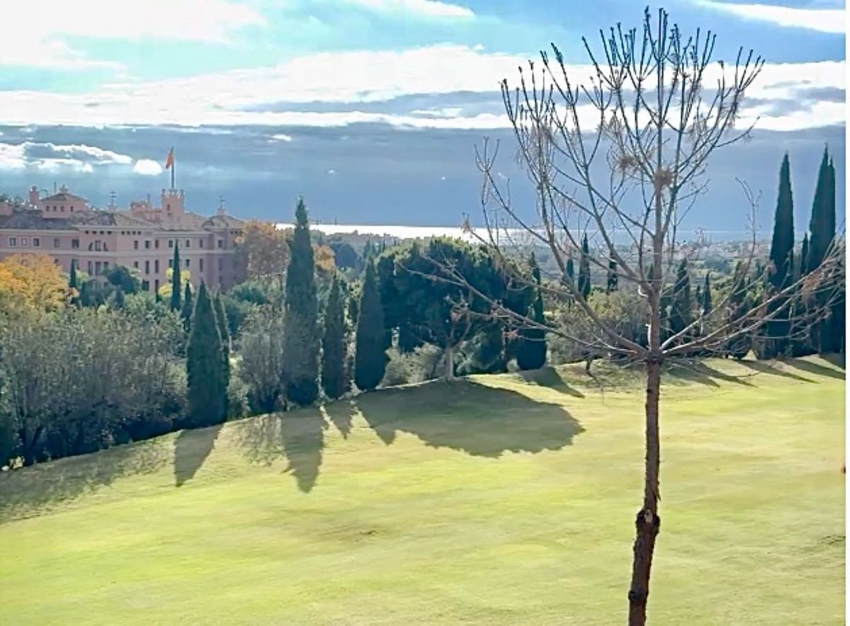 2 soveværelse Lejlighed til salg i Los Flamingos med swimmingpool garage - € 785.000 (Ref: 9426958)