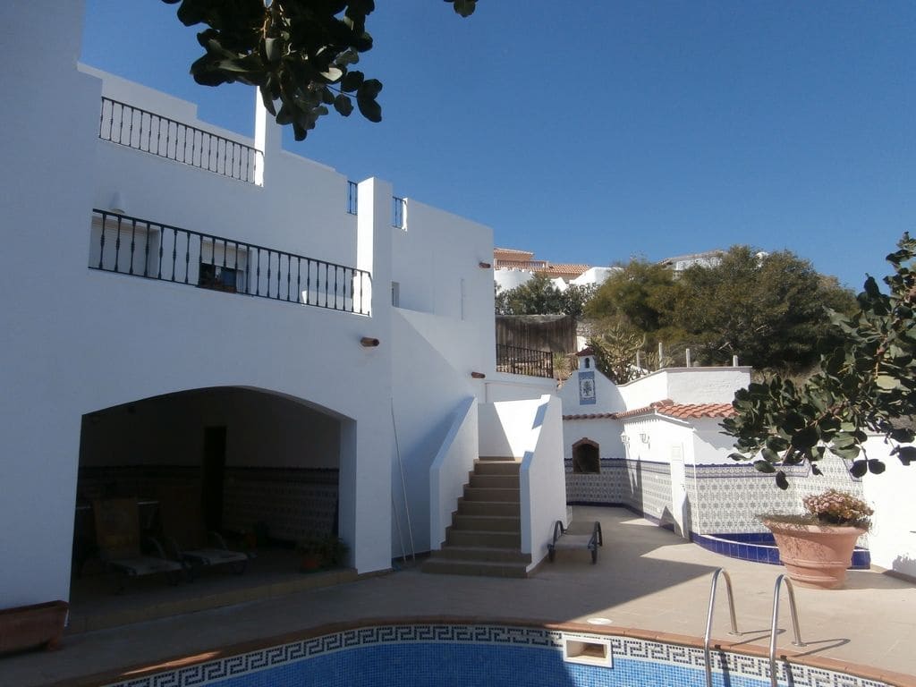 6 bedroom Villa for sale in Mojacar with pool - € 649,000 (Ref: 3908944)