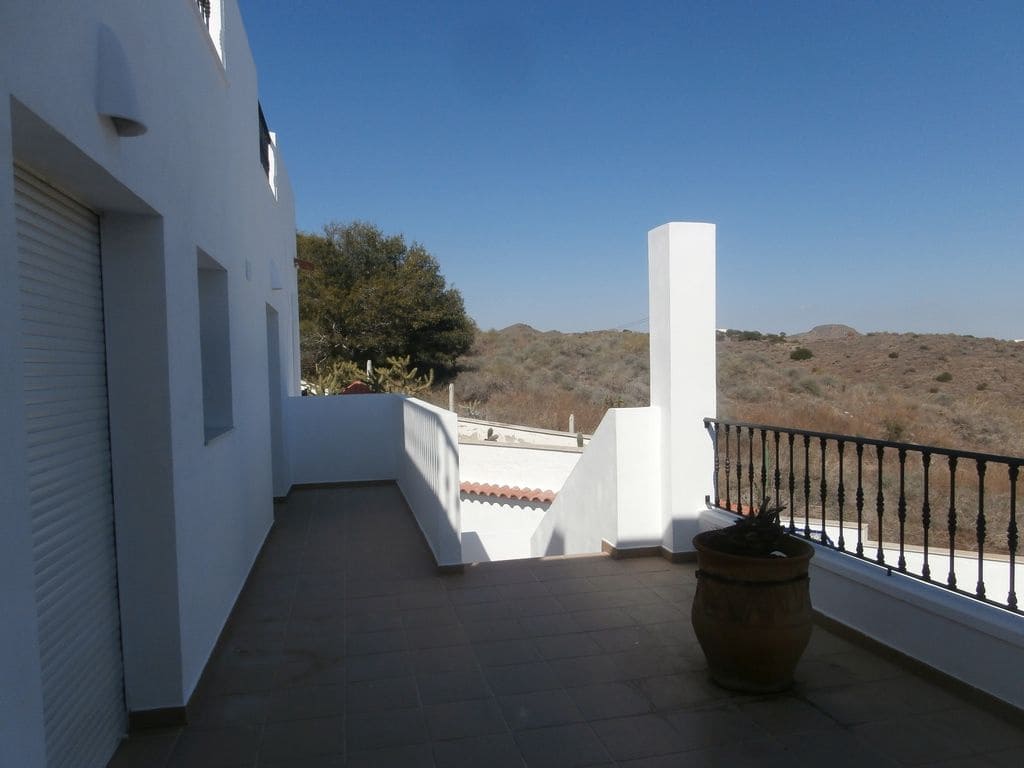6 bedroom Villa for sale in Mojacar with pool - € 649,000 (Ref: 3908944)