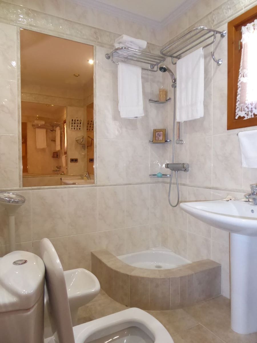 4 bedroom Villa for sale in Mojacar with pool garage - € 985,000 (Ref: 8022532)