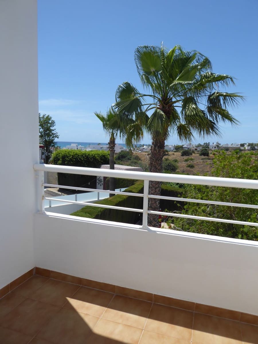 4 soveværelse Strandlejlighed til salg i Mojacar med swimmingpool garage - € 429.000 (Ref: 9705913)