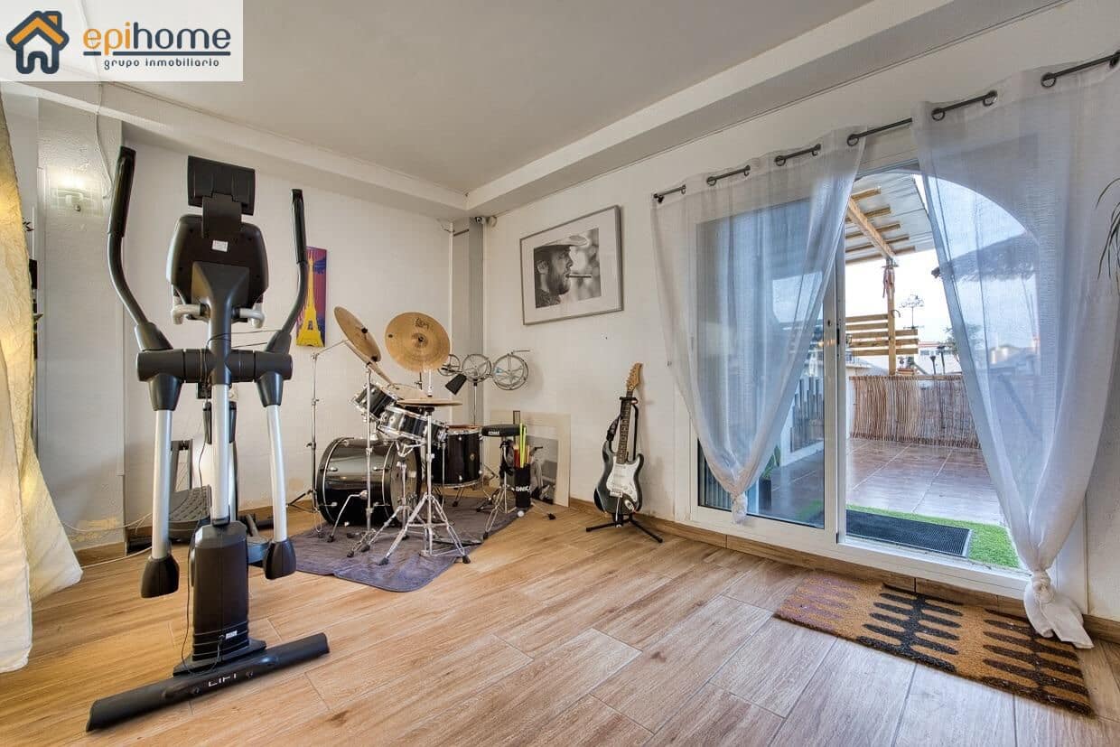 3 sypialnia Penthouse na sprzedaż w El Campello z basenem garażem - 425 000 € (Ref: 10032234)