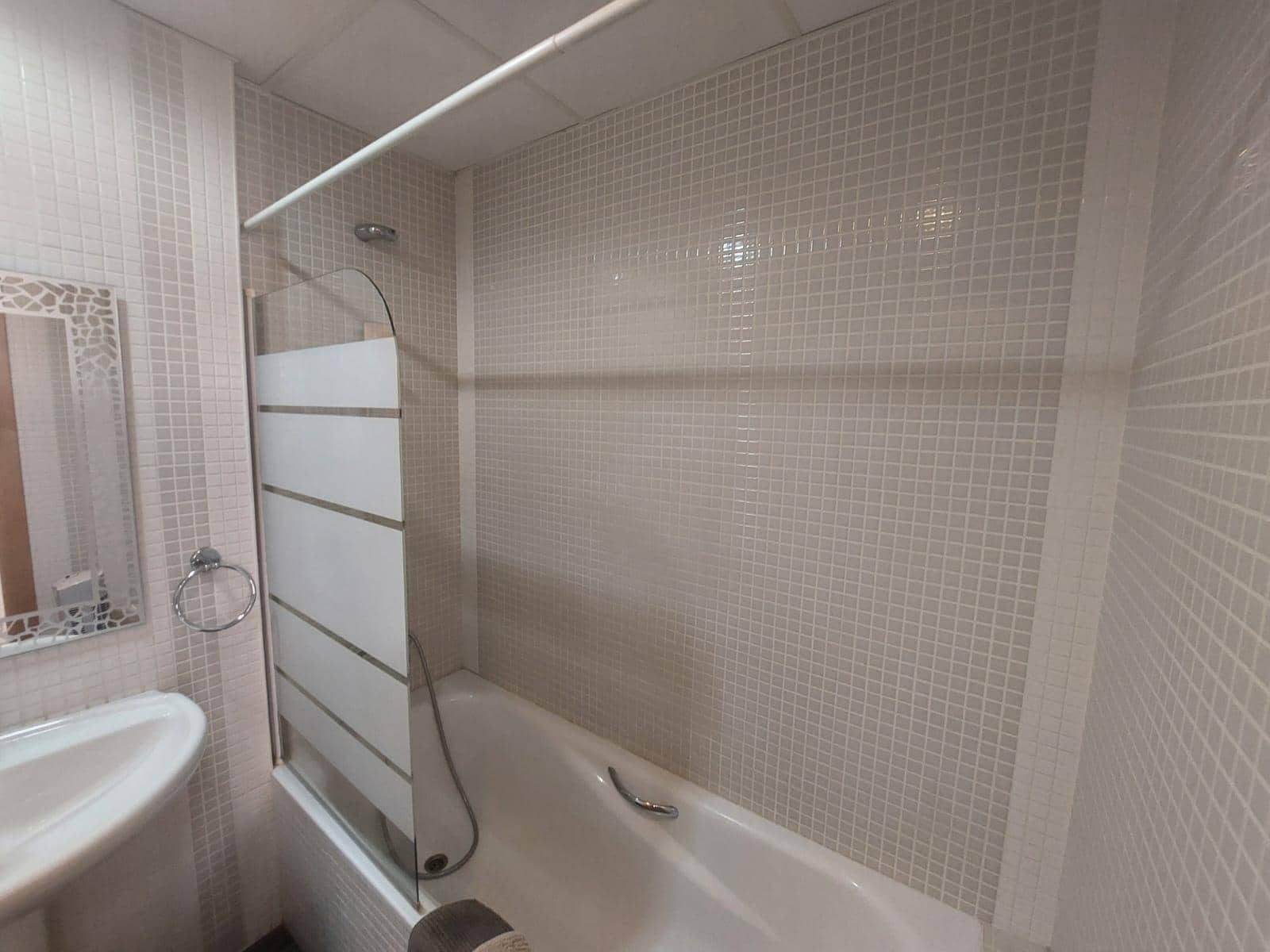 2 makuuhuone Huoneisto myytävänä paikassa La Villajoyosa / Vila Joiosa mukana uima-altaan 
autotalli - 279 000 € (Ref: 10032235)