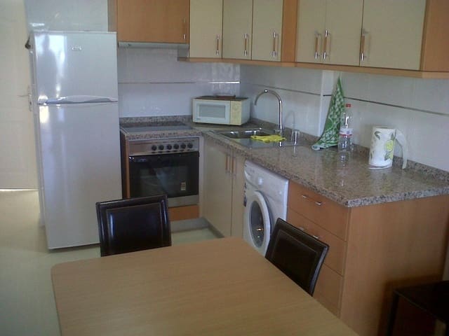 Apartamento de 2 habitaciones en Poble Nou - Montiboli, La Villajoyosa / Vila Joiosa en alquiler con piscina garaje - 850 € (Ref: 10035372)
