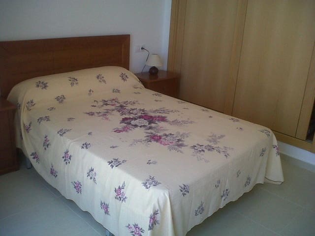 Apartamento de 2 habitaciones en Poble Nou - Montiboli, La Villajoyosa / Vila Joiosa en alquiler con piscina garaje - 850 € (Ref: 10035372)