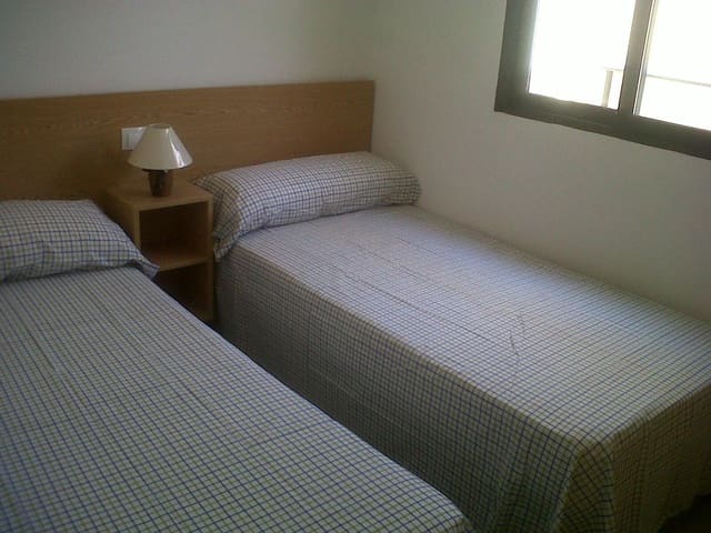 Apartamento de 2 habitaciones en Poble Nou - Montiboli, La Villajoyosa / Vila Joiosa en alquiler con piscina garaje - 850 € (Ref: 10035372)