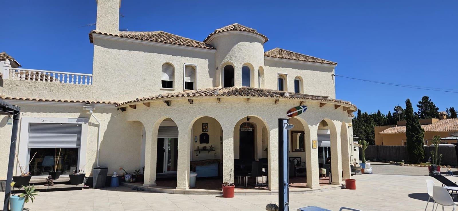 5 bedroom Villa for sale in Matola with pool garage - € 679,000 (Ref: 10059479)
