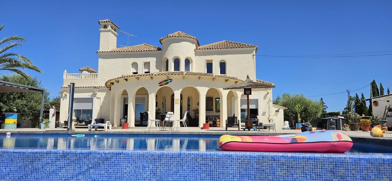 5 bedroom Villa for sale in Matola with pool garage - € 679,000 (Ref: 10059479)