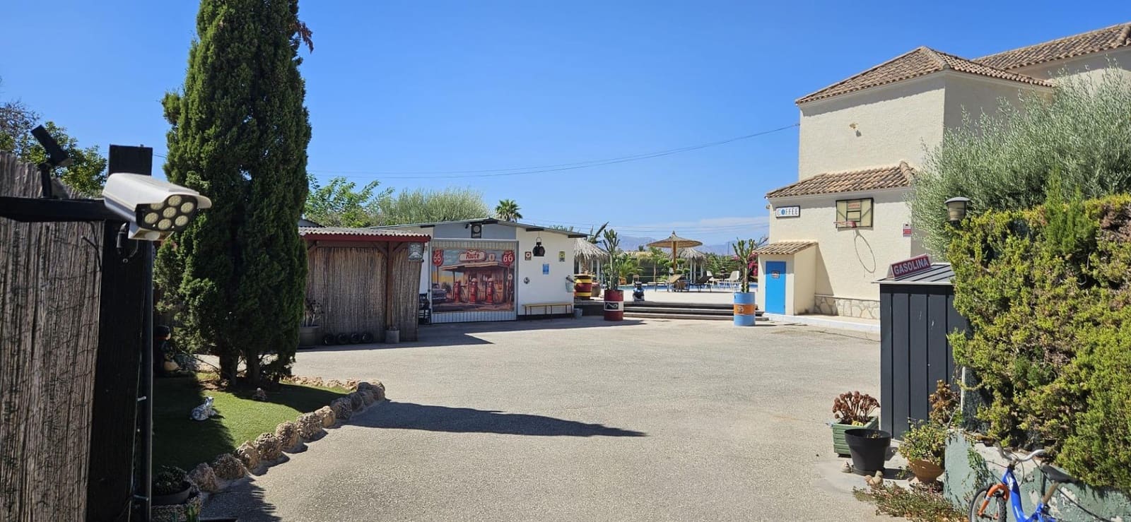 5 bedroom Villa for sale in Matola with pool garage - € 679,000 (Ref: 10059479)