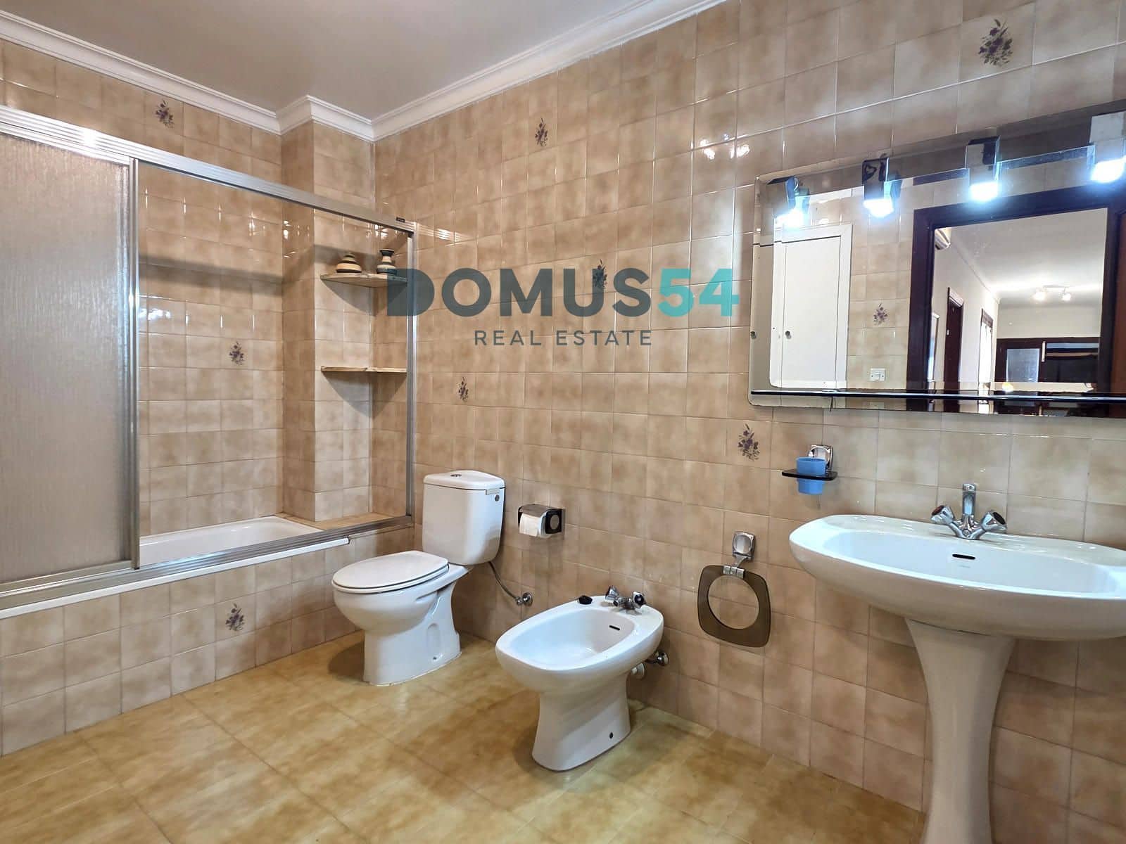 3 bedroom Flat for sale in Sa Pobla with garage - € 360,000 (Ref: 10073307)