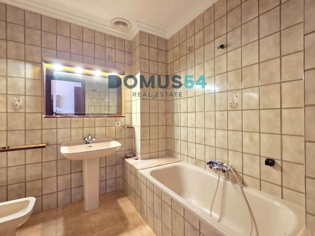 3 bedroom Flat for sale in Sa Pobla with garage - € 360,000 (Ref: 10073307)