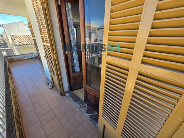 3 bedroom Flat for sale in Sa Pobla with garage - € 360,000 (Ref: 10073307)