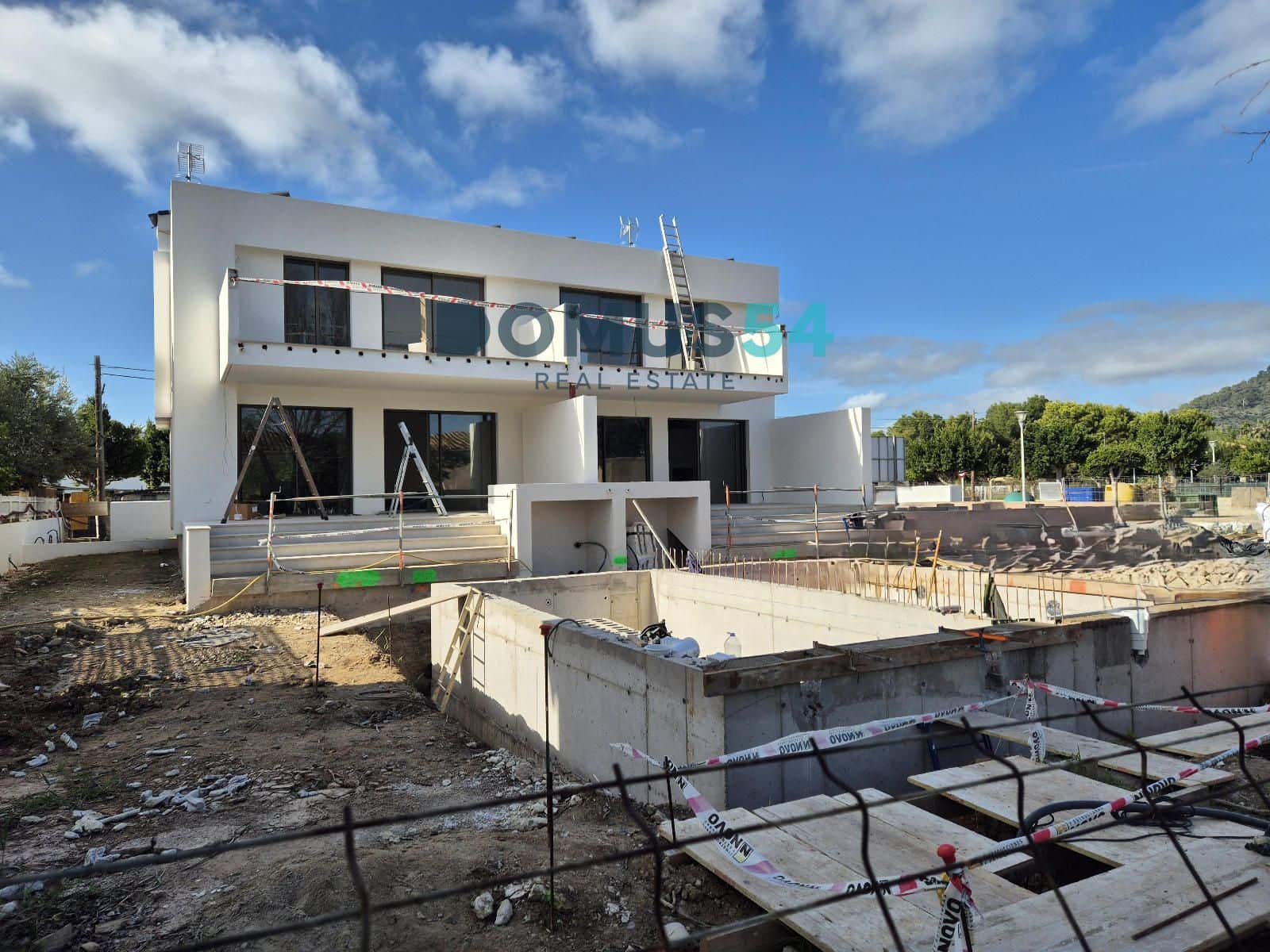 3 bedroom Townhouse for sale in Puerto de Alcudia with pool garage - € 735,000 (Ref: 7735711)