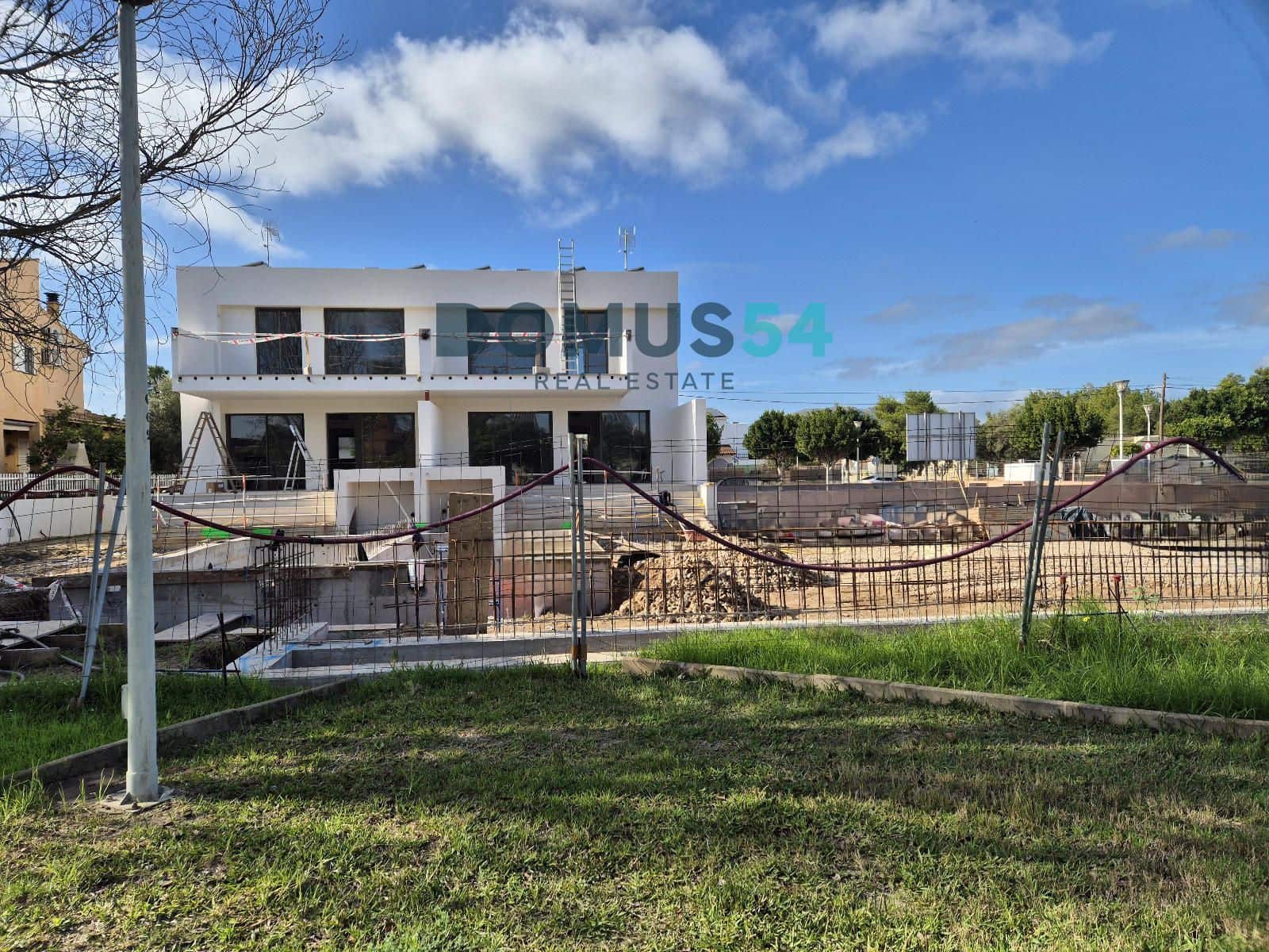 3 bedroom Townhouse for sale in Puerto de Alcudia with pool garage - € 735,000 (Ref: 7735711)