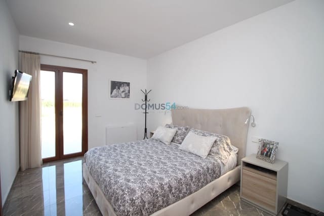 4 soveværelse Villa til salg i Sa Pobla med swimmingpool garage - € 1.395.000 (Ref: 8079457)