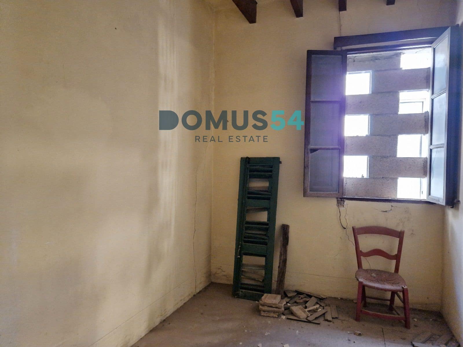 Villa for sale in Sa Pobla - € 199,000 (Ref: 8680824)