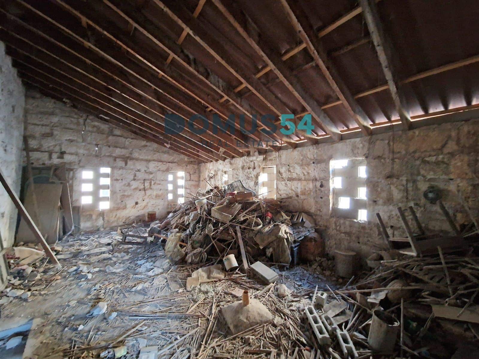 Villa for sale in Sa Pobla - € 199,000 (Ref: 8680824)