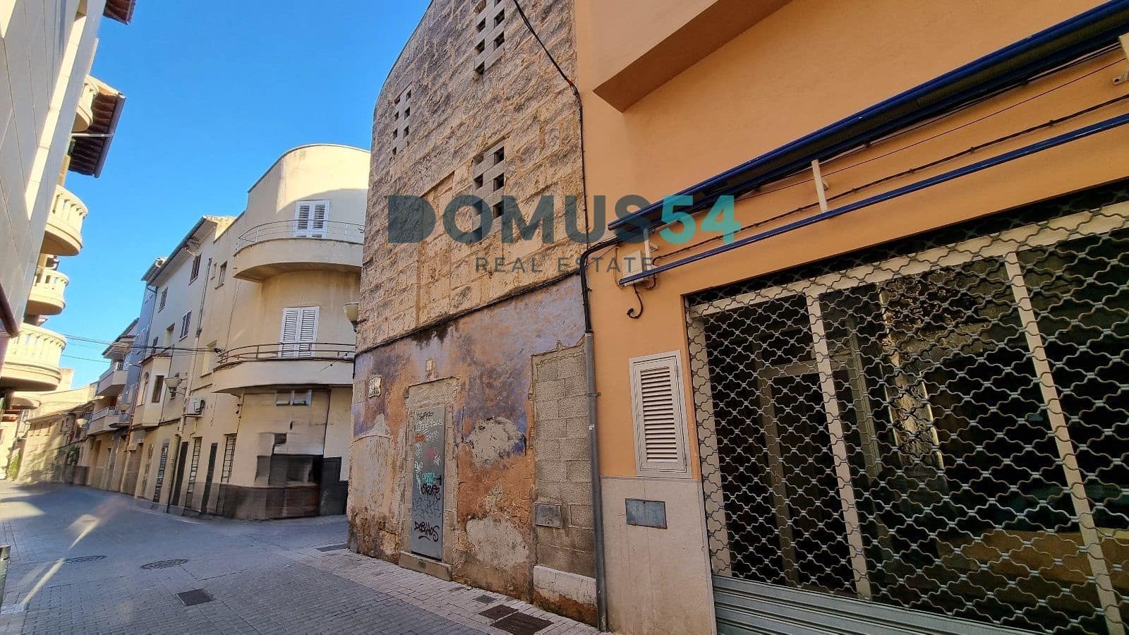 Villa for sale in Sa Pobla - € 199,000 (Ref: 8680824)