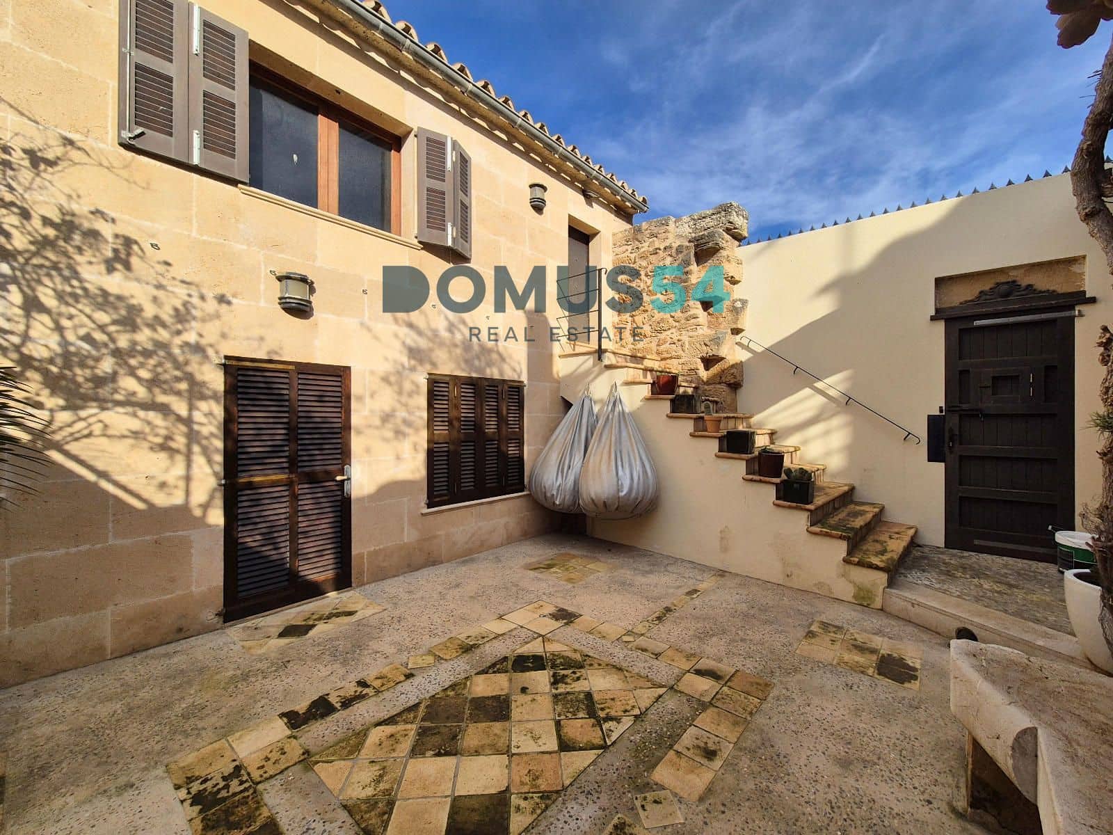 4 bedroom Villa for sale in Alcudia - € 950,000 (Ref: 8761736)