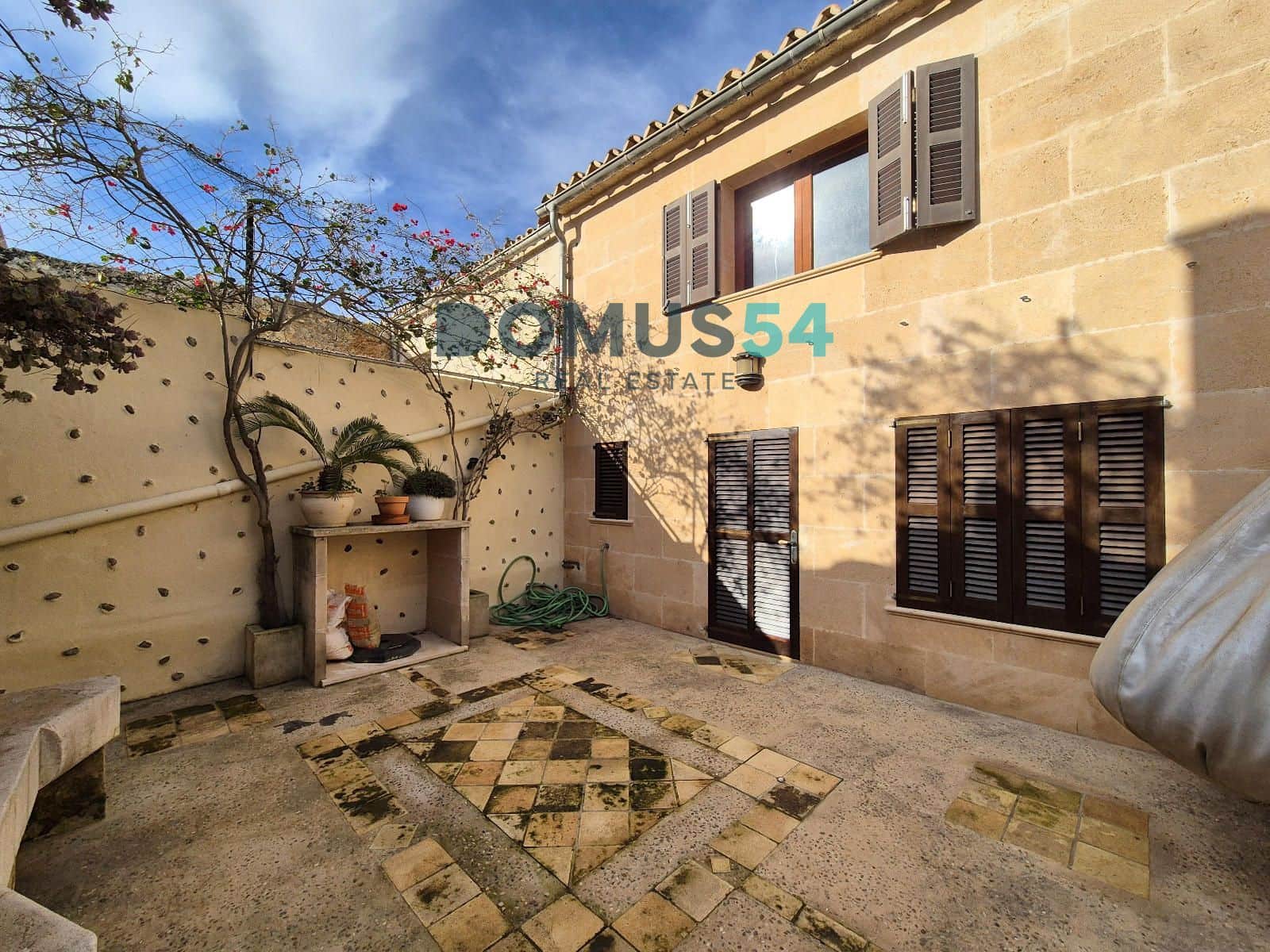 4 bedroom Villa for sale in Alcudia - € 950,000 (Ref: 8761736)