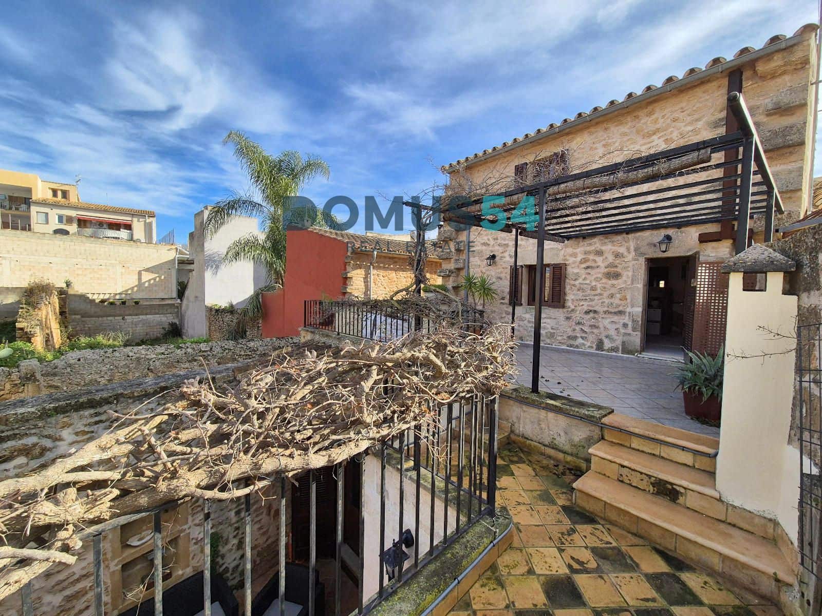 4 bedroom Villa for sale in Alcudia - € 950,000 (Ref: 8761736)