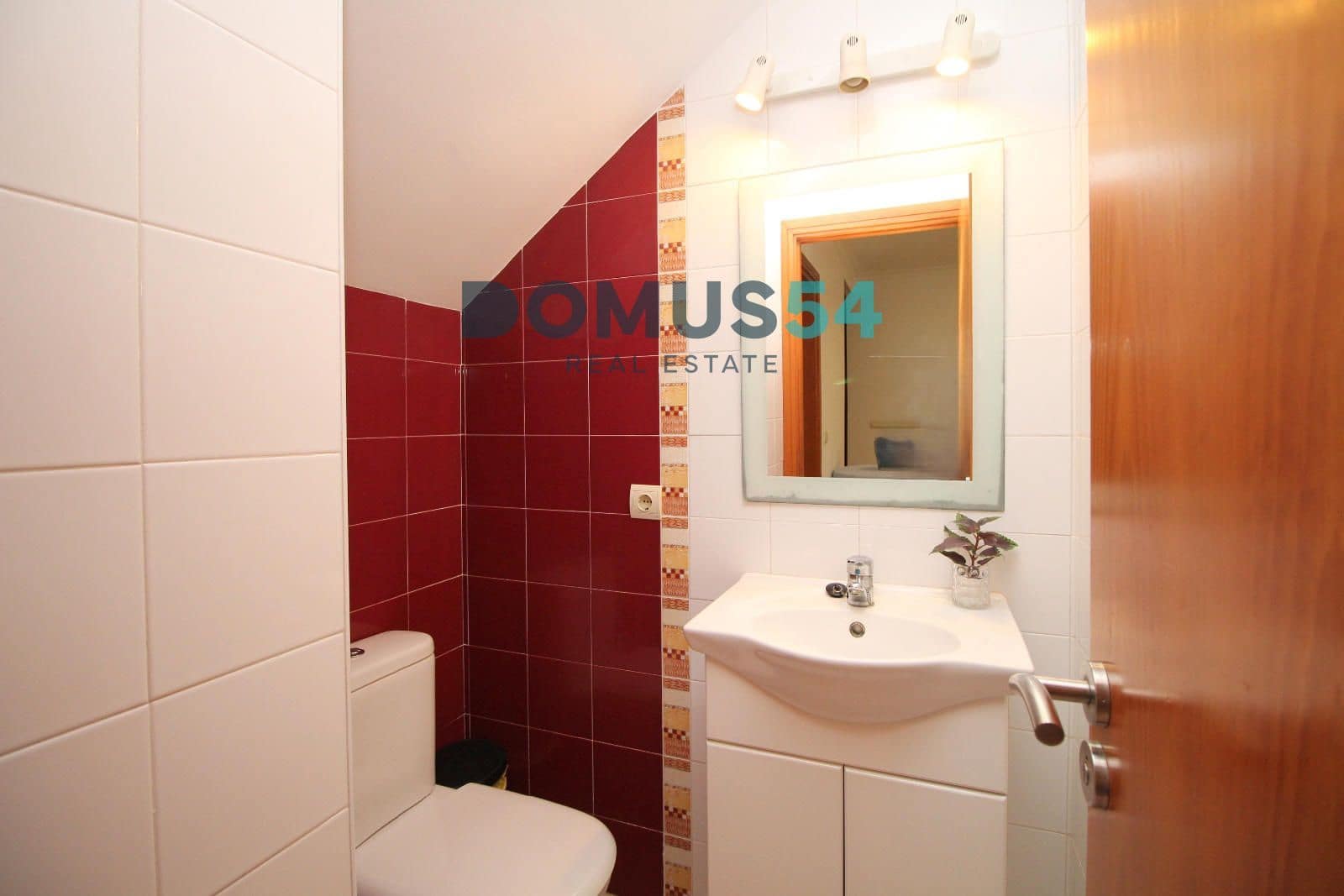 6 soveværelse Villa til salg i Playas de Muro / Platges de Muro - € 750.000 (Ref: 8901407)