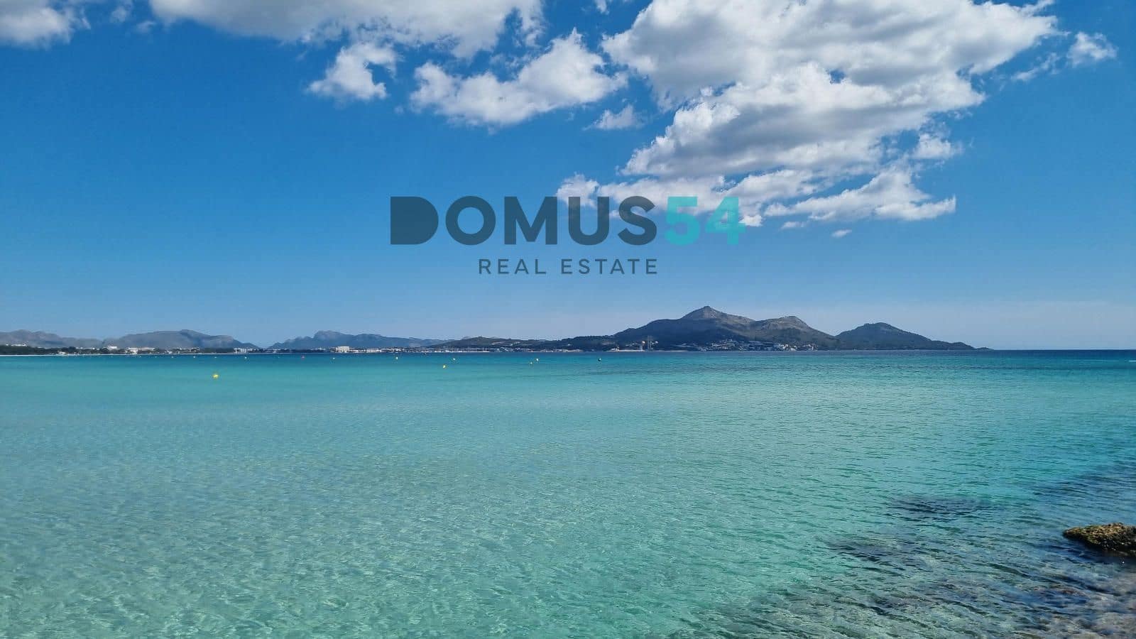 6 soveværelse Villa til salg i Playas de Muro / Platges de Muro - € 750.000 (Ref: 8901407)