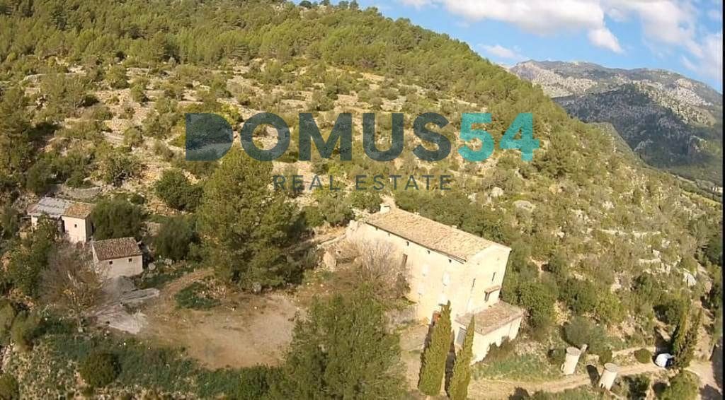 8 soveværelse Villa til salg i Alaro med garage - € 3.500.000 (Ref: 8966868)