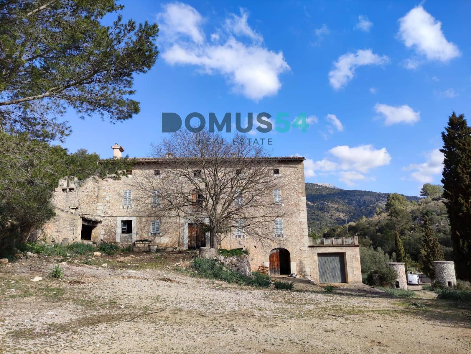 8 soveværelse Villa til salg i Alaro med garage - € 3.500.000 (Ref: 8966868)