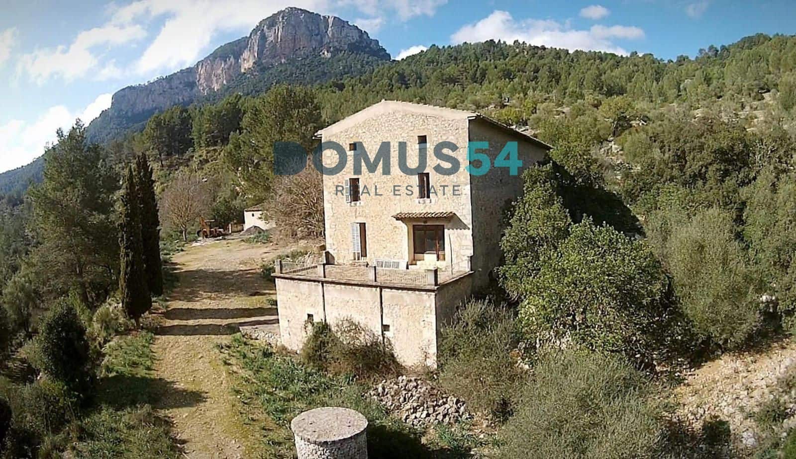 8 soveværelse Villa til salg i Alaro med garage - € 3.500.000 (Ref: 8966868)