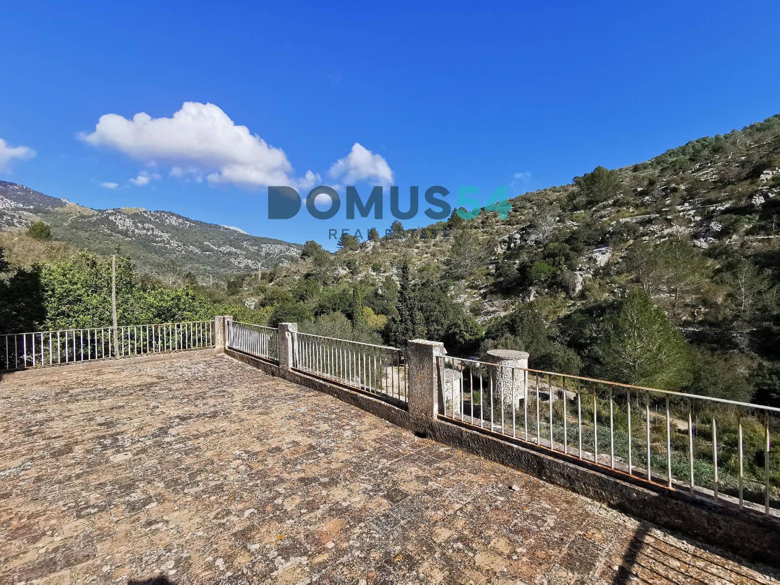 8 soveværelse Villa til salg i Alaro med garage - € 3.500.000 (Ref: 8966868)