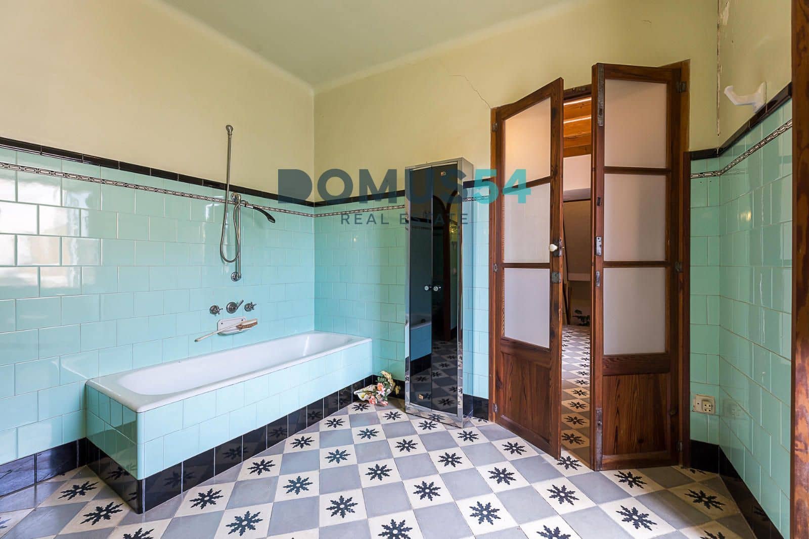 6 bedroom Villa for sale in Binissalem - € 1,550,000 (Ref: 9074214)