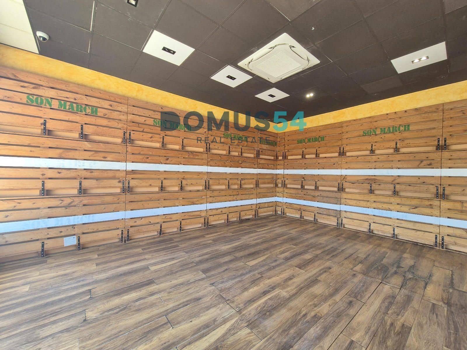 Commercial for rent in Sa Pobla - € 900 (Ref: 9138419)