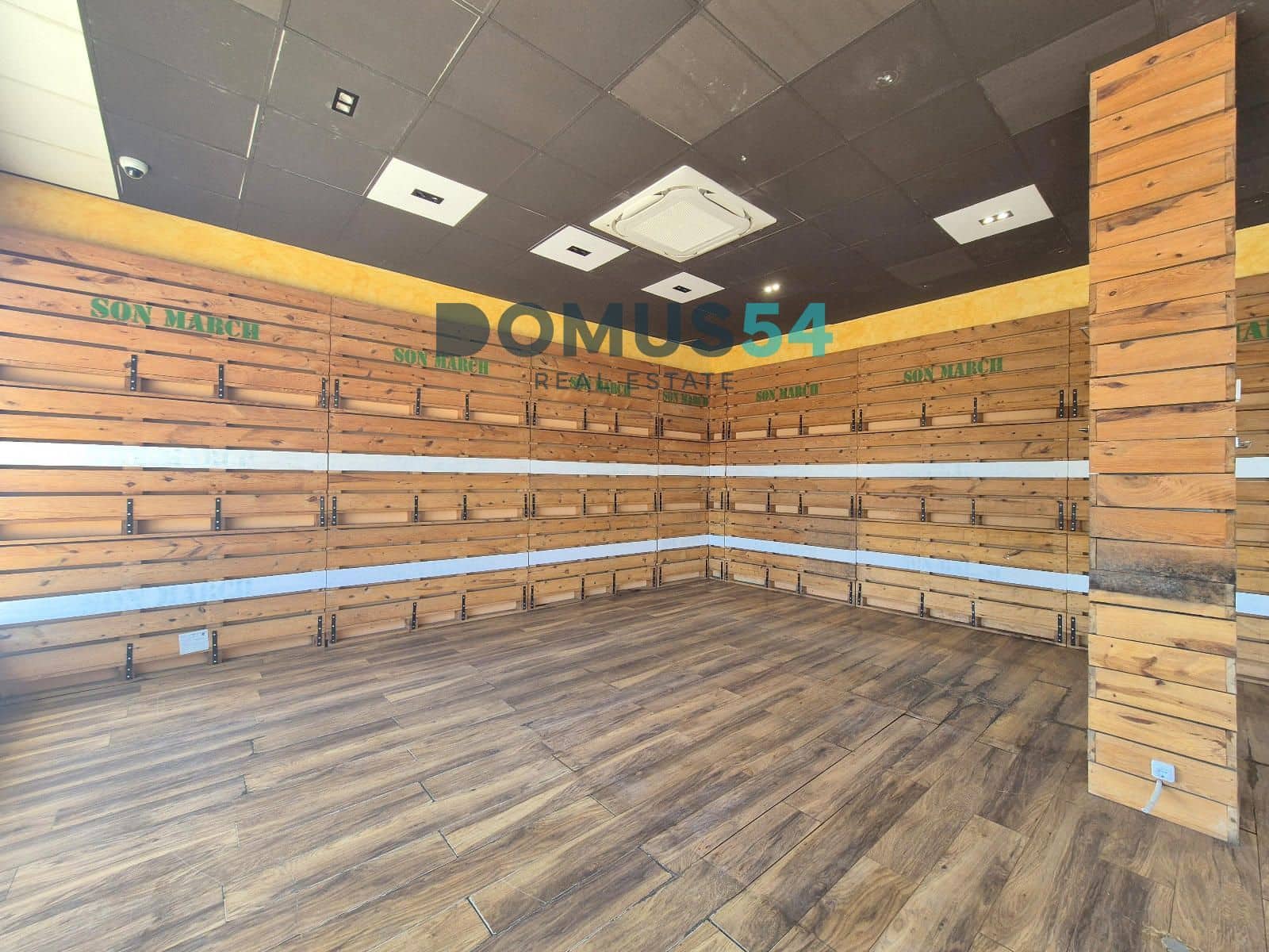 Commercial for rent in Sa Pobla - € 900 (Ref: 9138419)