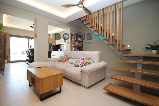 4 slaapkamer Villa te koop in Santa Margalida met zwembad garage - € 785.000 (Ref: 9144064)