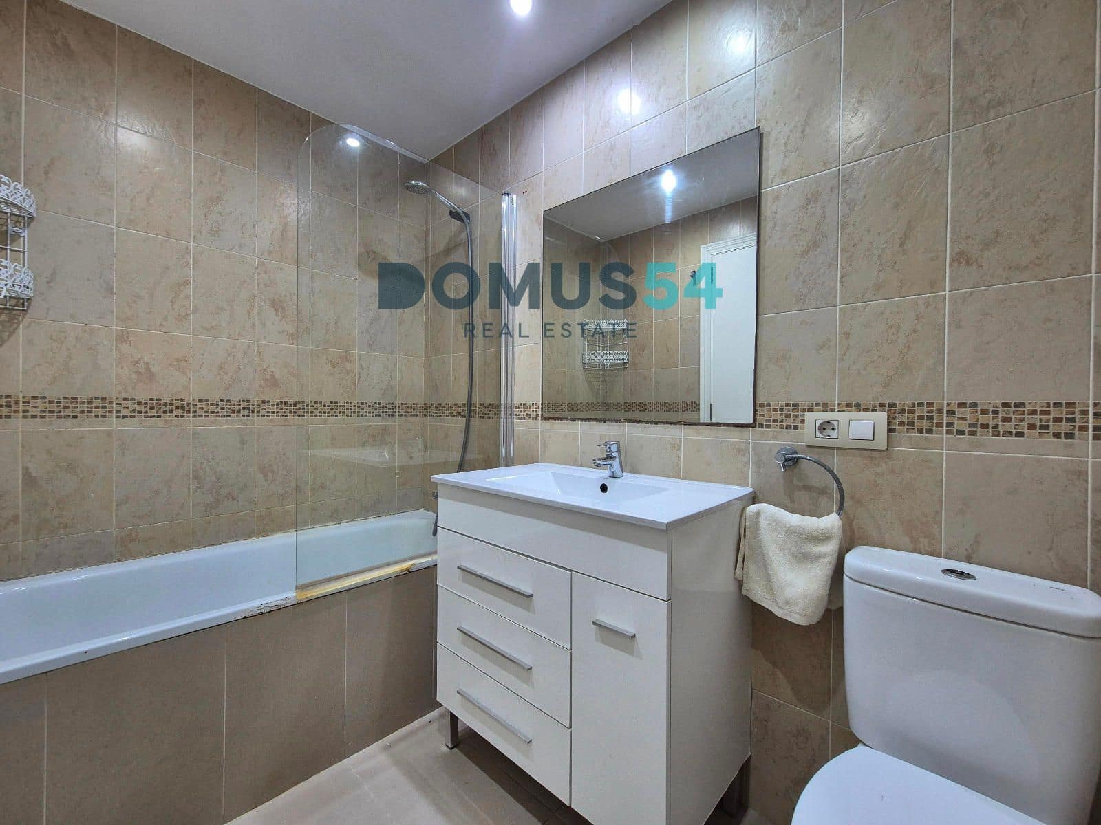 3 bedroom Flat for sale in Puerto de Alcudia - € 395,000 (Ref: 9270373)