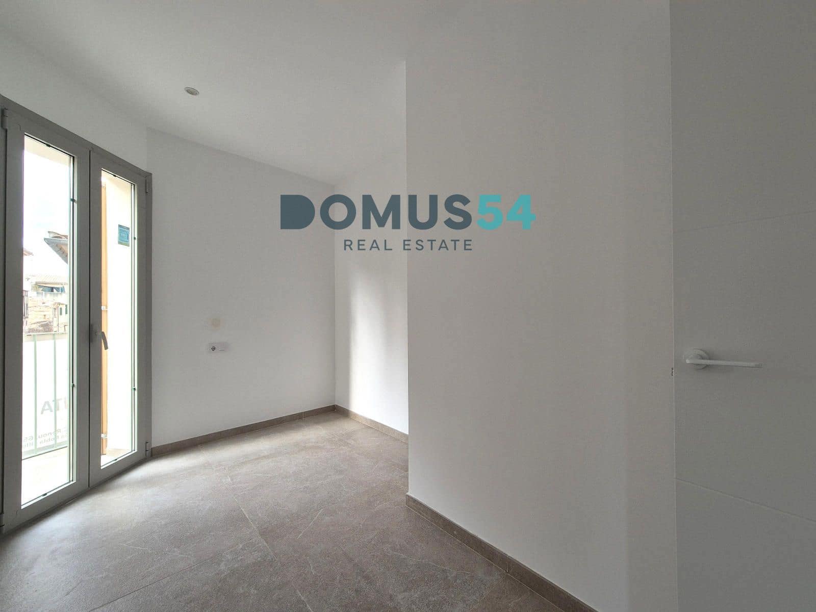 2 bedroom Flat for sale in Sa Pobla - € 300,000 (Ref: 9386417)