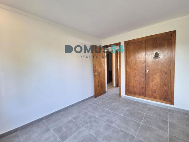 3 bedroom Flat for sale in Pollensa / Pollença with pool - € 350,000 (Ref: 9481585)