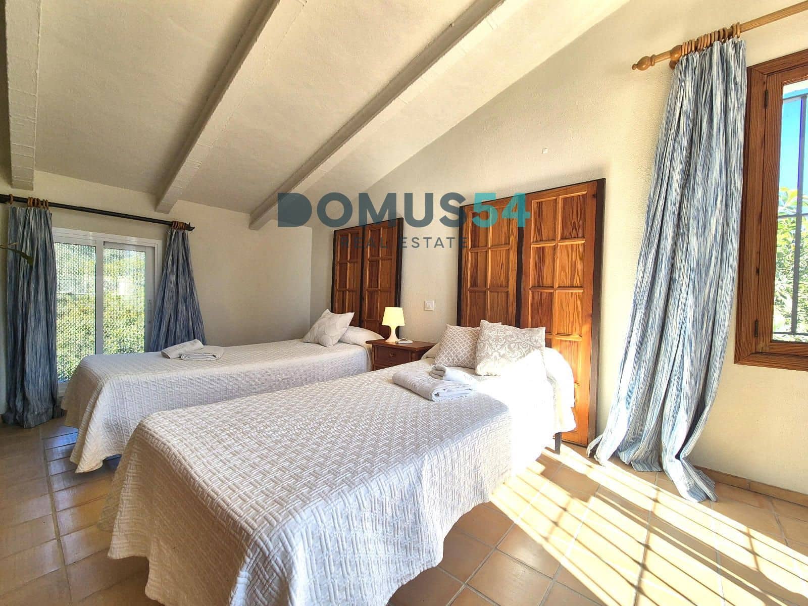 4 quarto Moradia para arrendar em Petra com piscina - 2 600 € (Ref: 9630608)