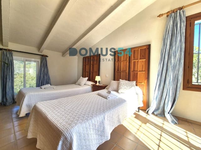 4 quarto Moradia para arrendar em Petra com piscina - 2 600 € (Ref: 9630608)