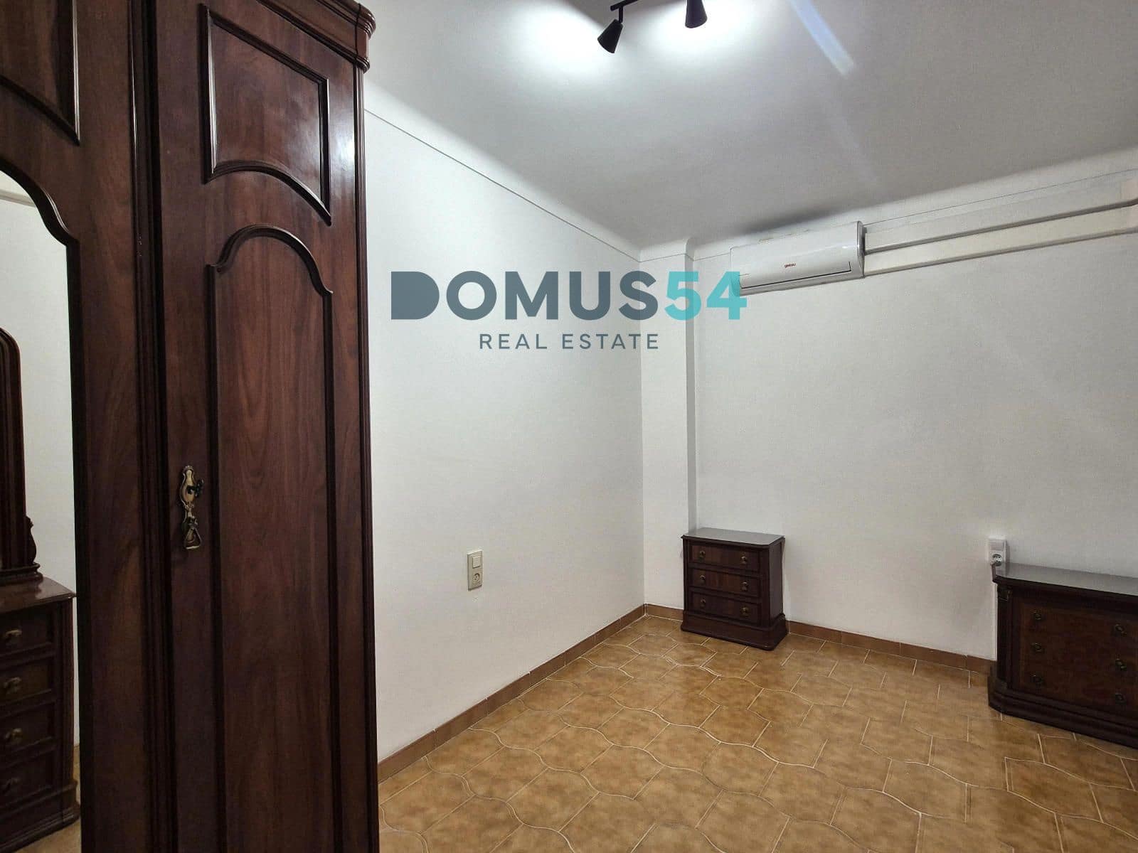 3 bedroom Villa for rent in Sant Joan - € 1,450 (Ref: 9696701)