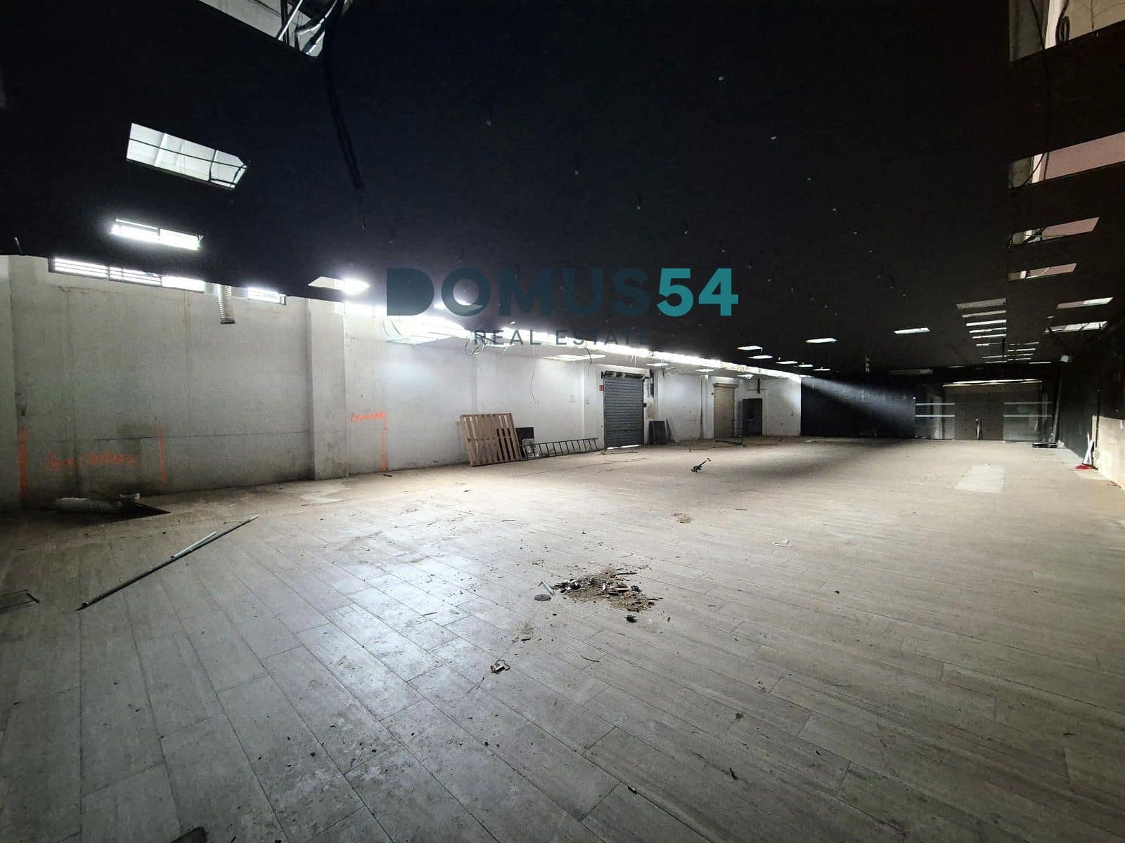 Commercial for rent in Sa Pobla - € 2,300 (Ref: 9700029)