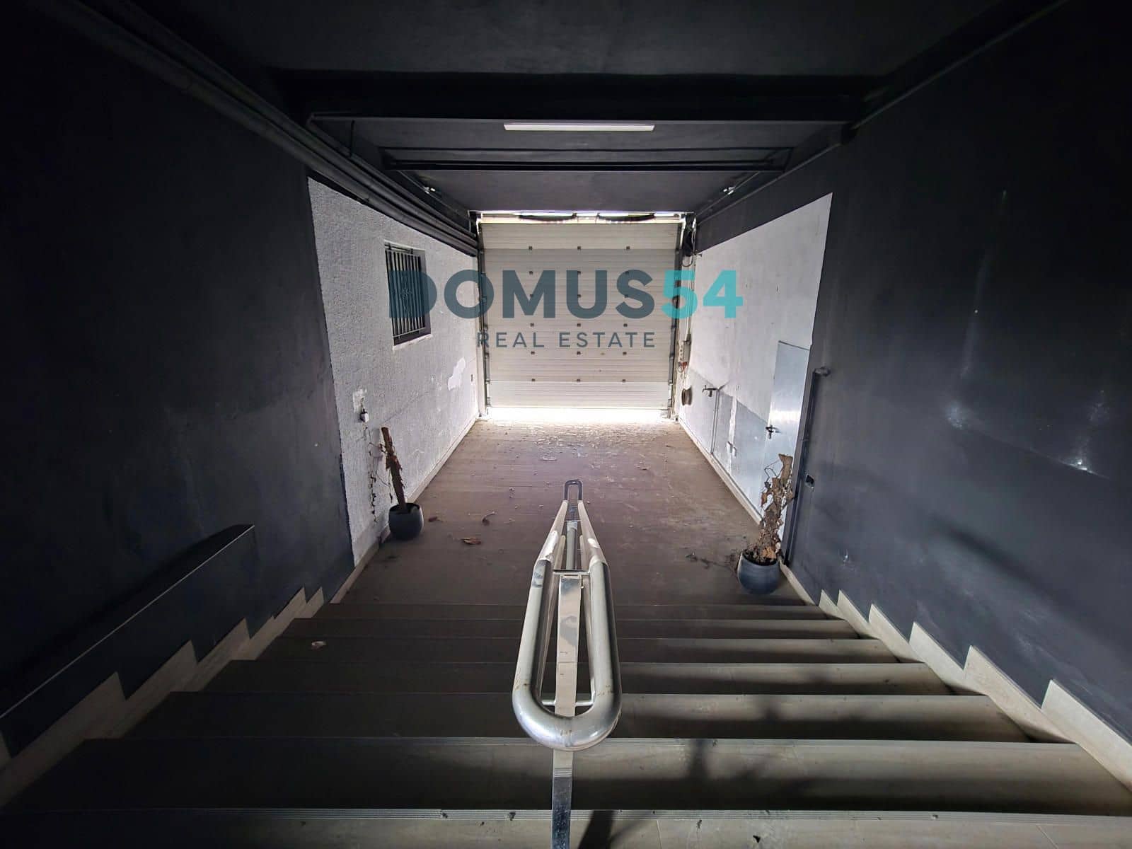 Commercial for rent in Sa Pobla - € 2,300 (Ref: 9700029)