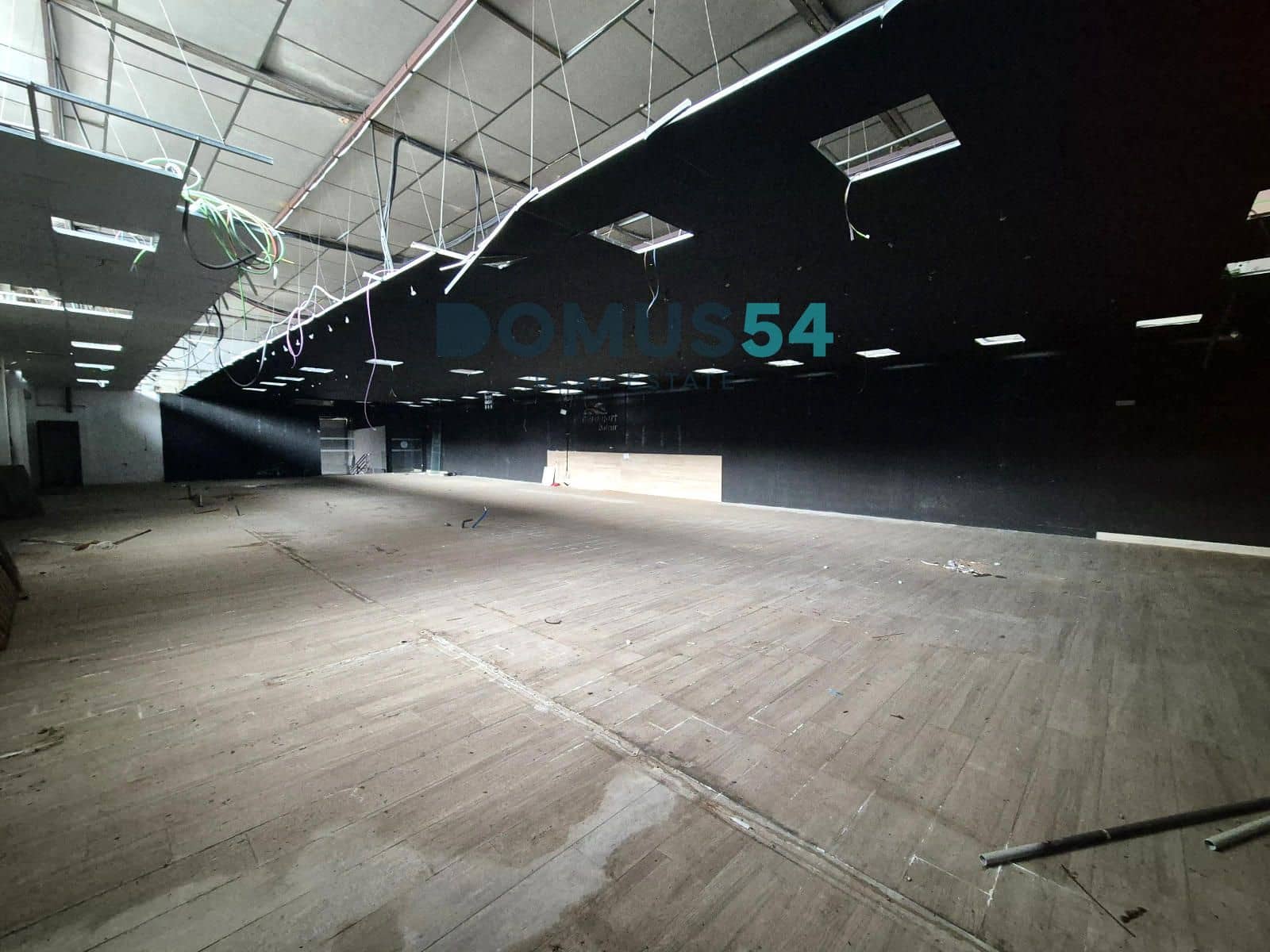 Commercial for rent in Sa Pobla - € 2,300 (Ref: 9700029)