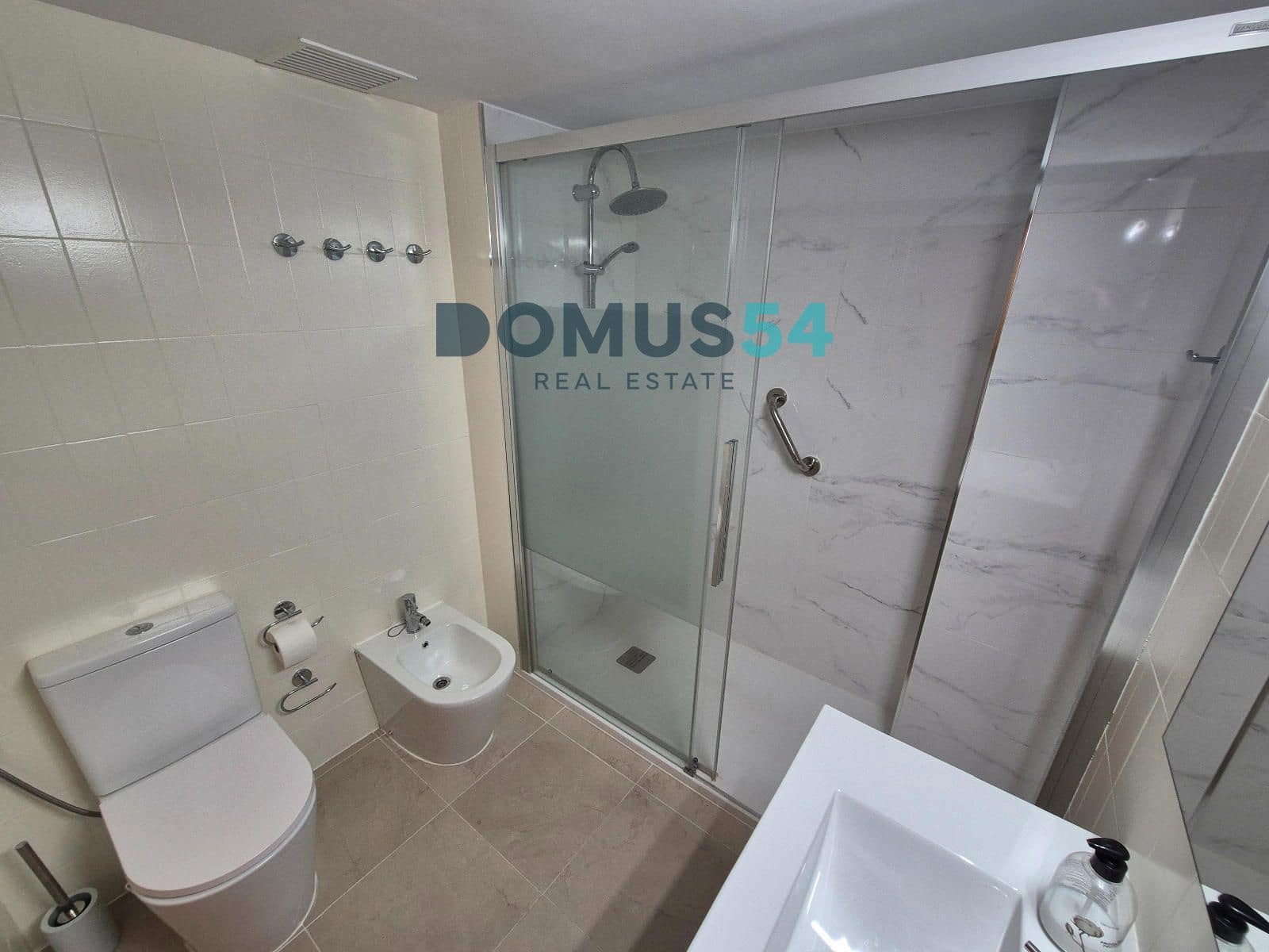 4 bedroom Flat for rent in Puerto de Alcudia with garage - € 2,500 (Ref: 9700030)