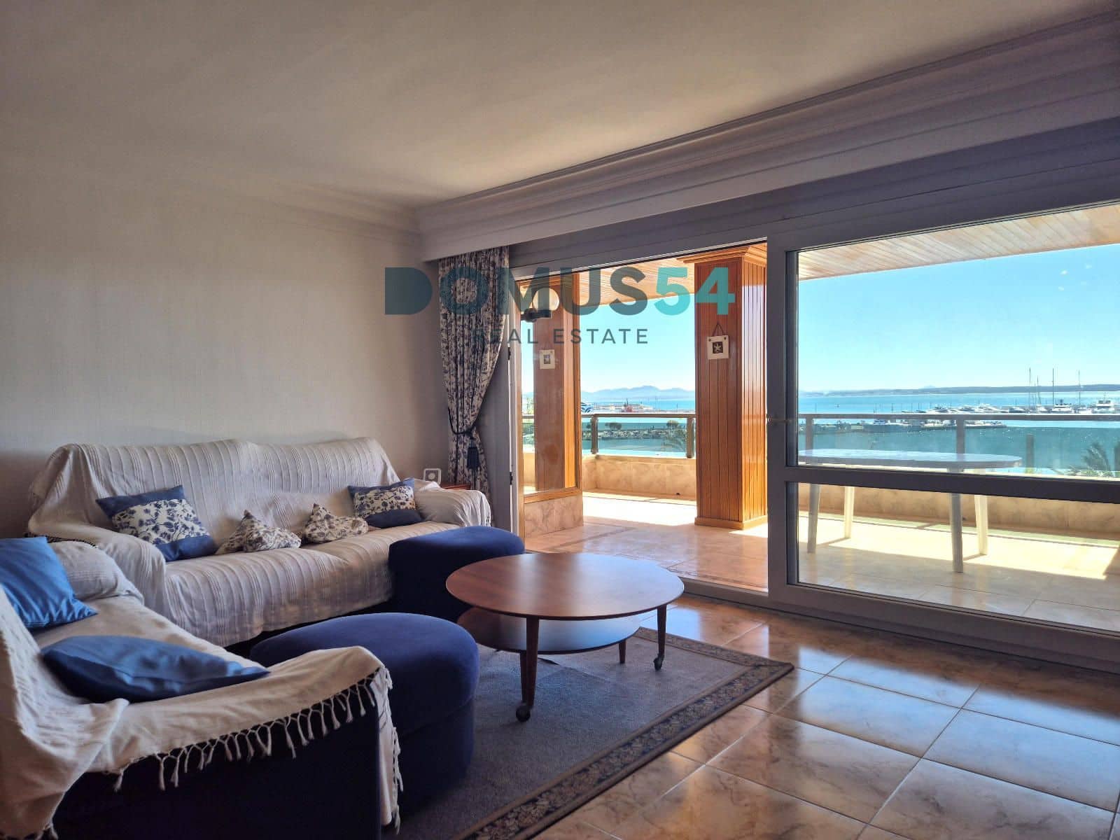 4 bedroom Flat for rent in Puerto de Alcudia with garage - € 2,500 (Ref: 9700030)