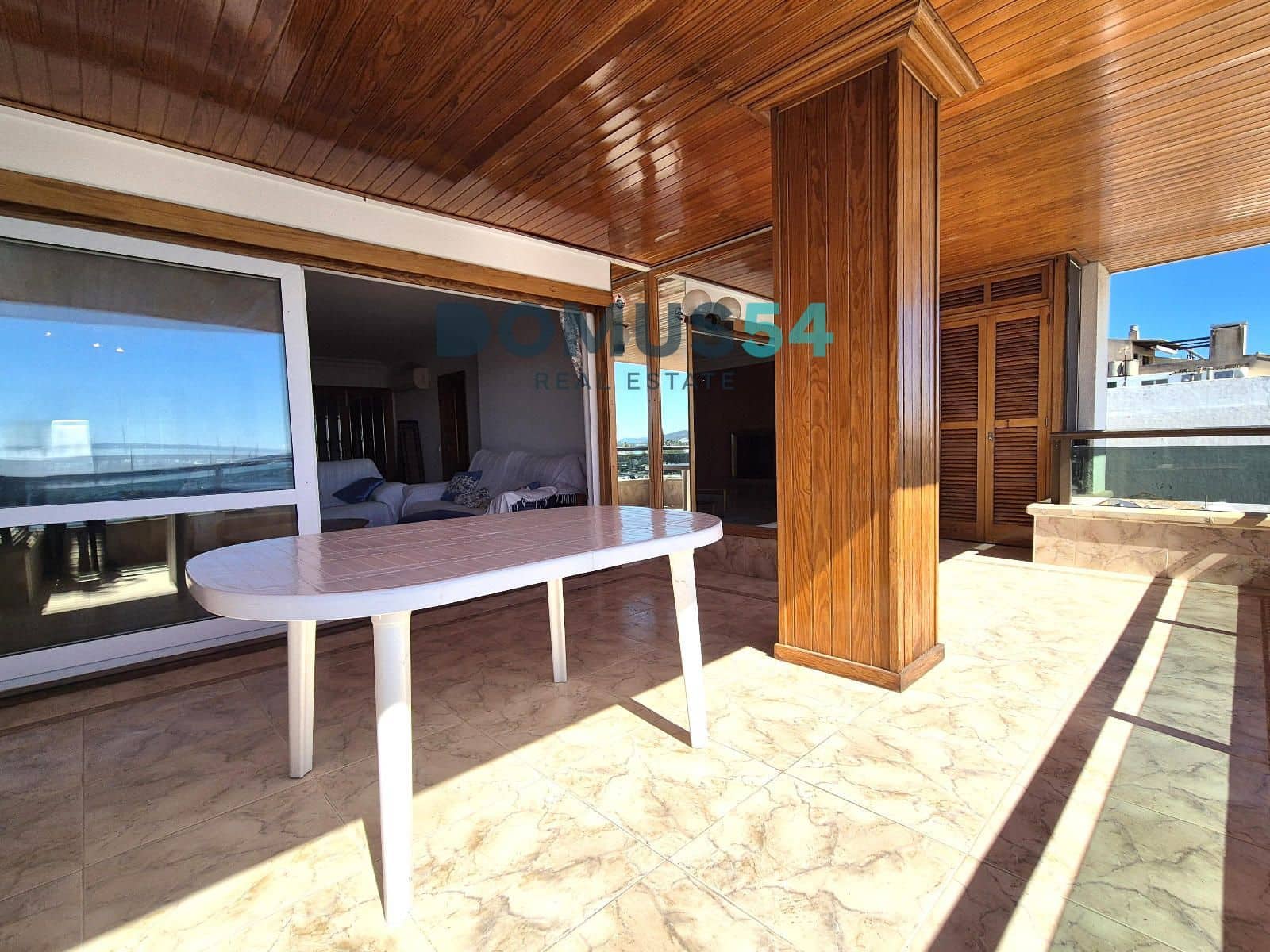 4 bedroom Flat for rent in Puerto de Alcudia with garage - € 2,500 (Ref: 9700030)